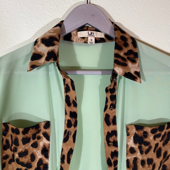 Silk Blend Leopard trim Top Size S 🔥 - Picture 3 of 7